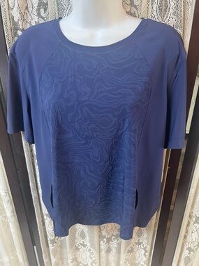 LULULEMON Dark Navy Blue Short Sleeve Top Swirl Pattern Relaxed Fit Athletic Tee